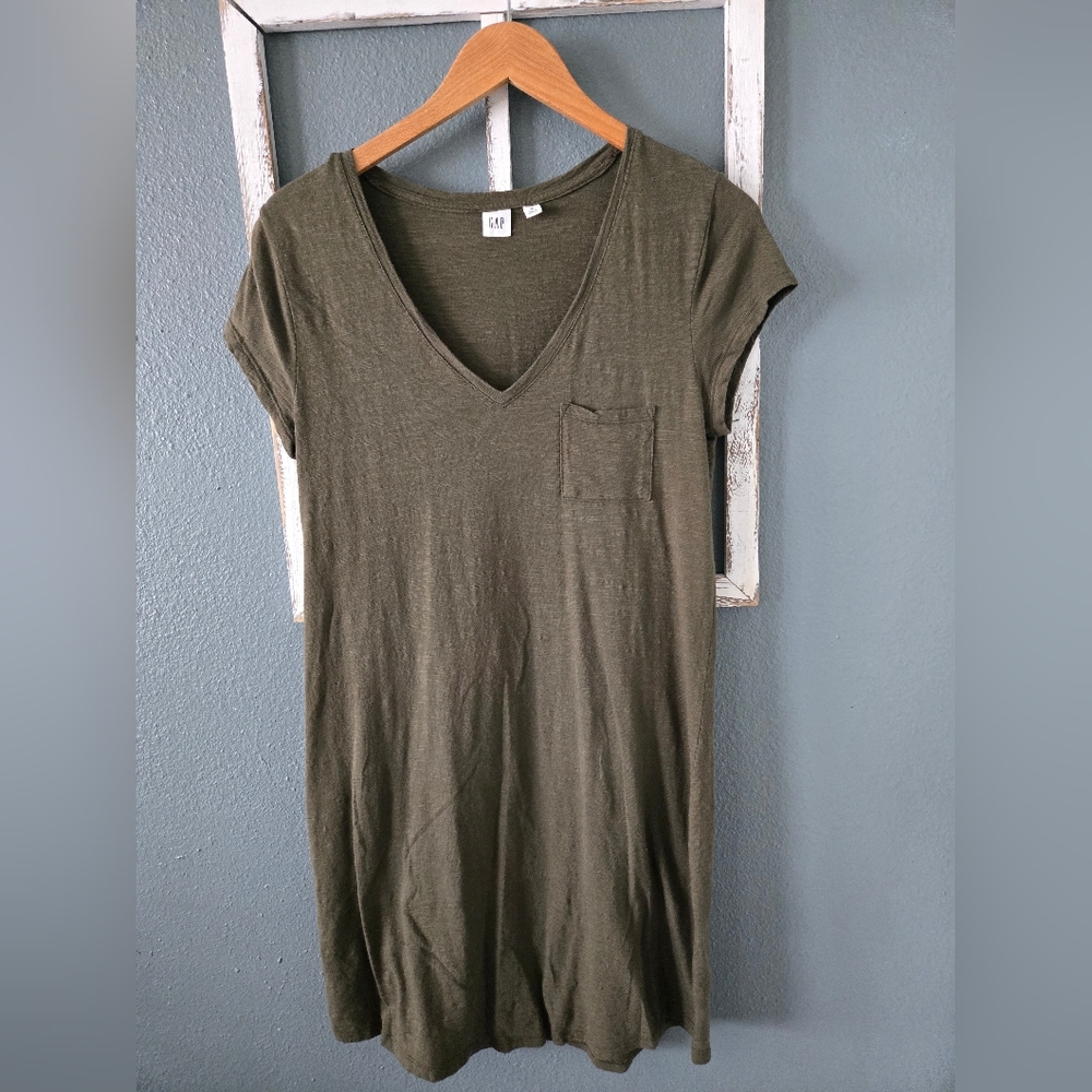 GAP Olive Green V-Neck Pocket T-Shirt Dress - Short Sleeve Medium